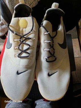 Nike Men’s Lightweight White/Black Mesh Trainers